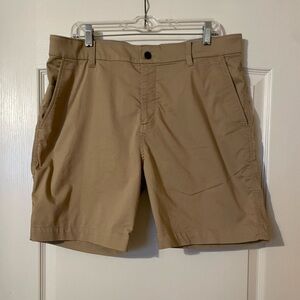 Nike Shorts Men’s Sz 35 Beige Dri-Fit UV Golf Chino 7” grip waist